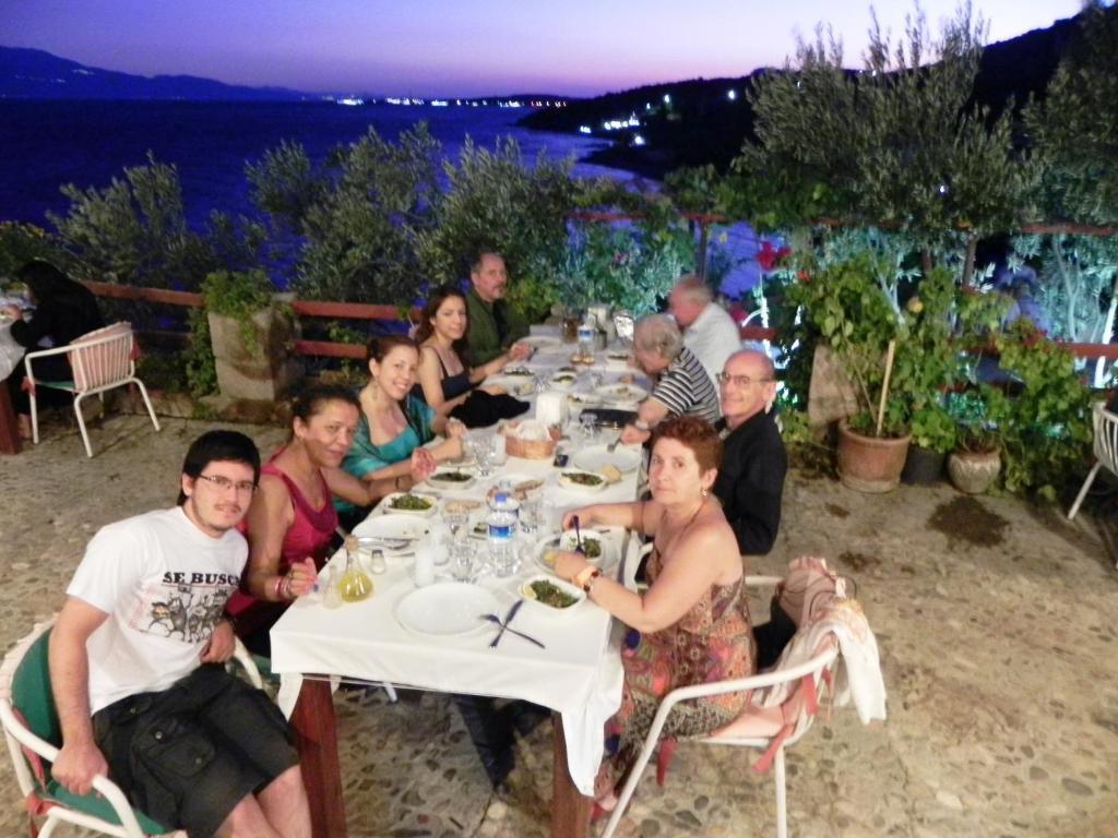 Assos Terrace Hotel Esterno foto