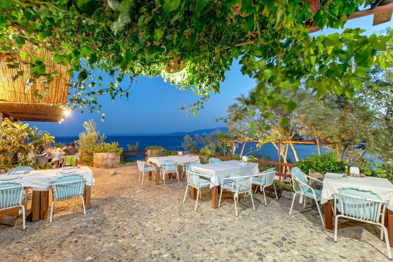 Assos Terrace Hotel Esterno foto